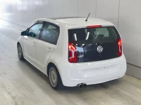 Volkswagen UP лот № 330 оценка 4  с аукциона в Японии 1