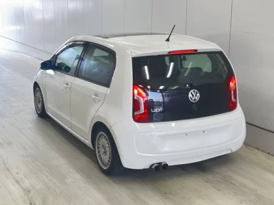 Volkswagen UP  с аукциона в Японии