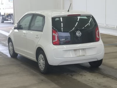 Volkswagen UP  с аукциона в Японии