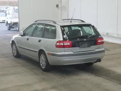 Volvo V40  с аукциона в Японии