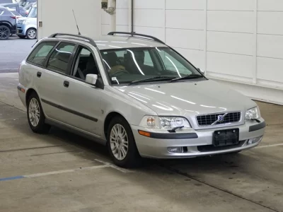 Volvo V40  с аукциона в Японии