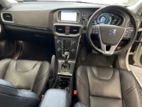 Volvo V40 лот № 5023 оценка 4  с аукциона в Японии 4