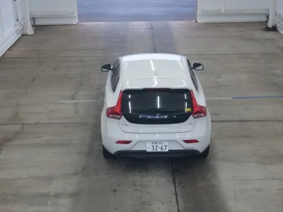 Volvo V40  с аукциона в Японии