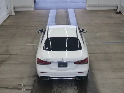 Mercedes-Benz E CLASS  с аукциона в Японии