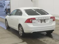 Volvo V60 лот № 5042 оценка 3.5  с аукциона в Японии 1