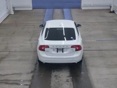 Volvo V60  с аукциона в Японии