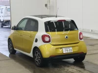 Smart FORFOUR лот № 2235 оценка 3.5  с аукциона в Японии 1