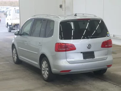 Volkswagen GOLF TOURAN  с аукциона в Японии