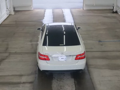 Mercedes-Benz E CLASS  с аукциона в Японии