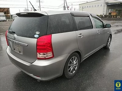 Toyota WISH  с аукциона в Японии