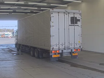 Isuzu GIGA  с аукциона в Японии