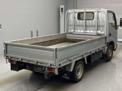 Toyota DYNA  с аукциона в Японии