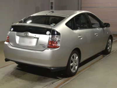 Toyota Prius  с аукциона в Японии