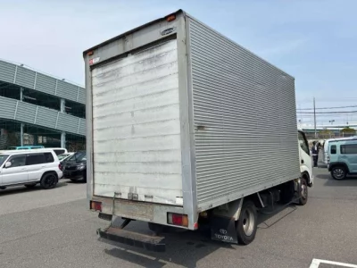 Toyota DYNA  с аукциона в Японии