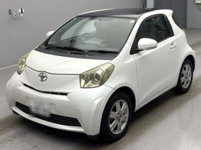 Toyota iQ