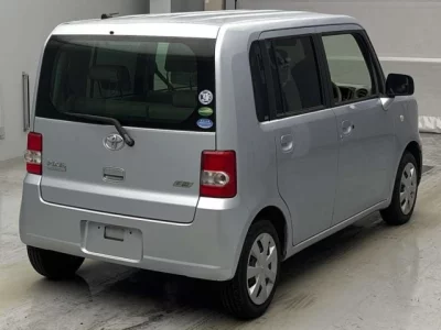 Toyota PIXIS SPACE