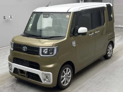 Toyota Pixis Mega