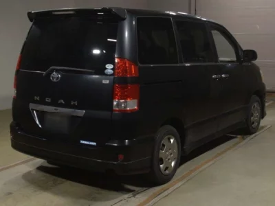 Toyota NOAH  с аукциона в Японии