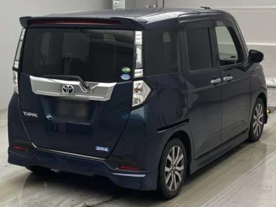 Toyota TANK