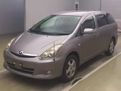Toyota WISH  с аукциона в Японии