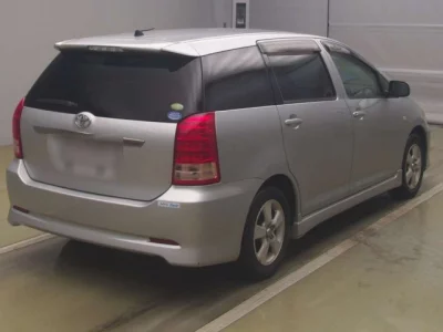 Toyota WISH  с аукциона в Японии