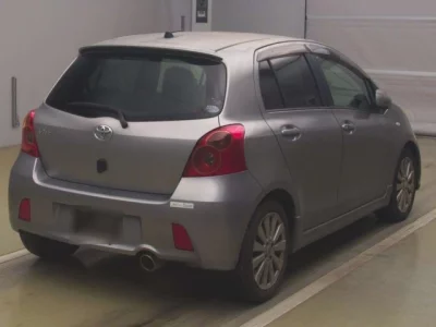 Toyota VITZ  с аукциона в Японии