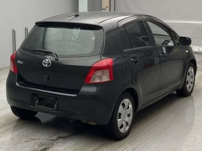 Toyota VITZ  с аукциона в Японии
