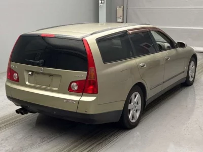 Nissan STAGEA