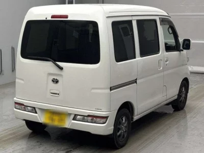 Toyota Pixis Van