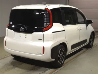 Toyota Sienta