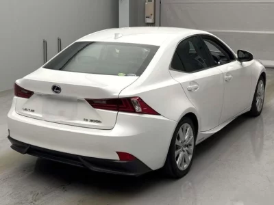 Lexus IS
