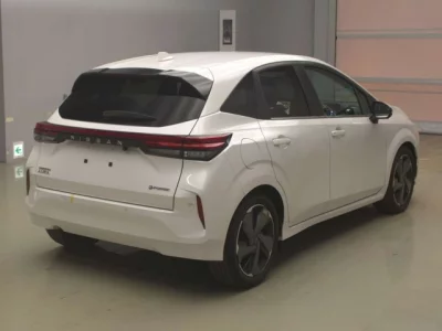 Nissan Aura
