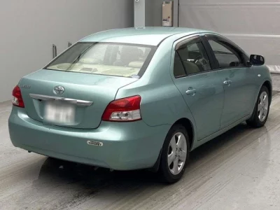 Toyota BELTA  с аукциона в Японии