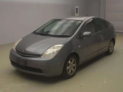 Toyota Prius  с аукциона в Японии