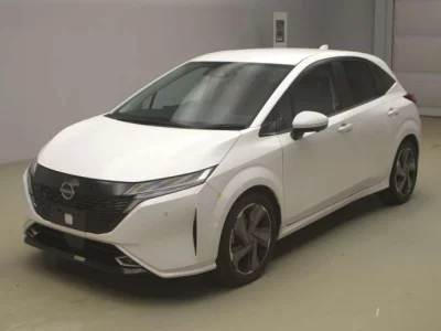 Nissan AURA