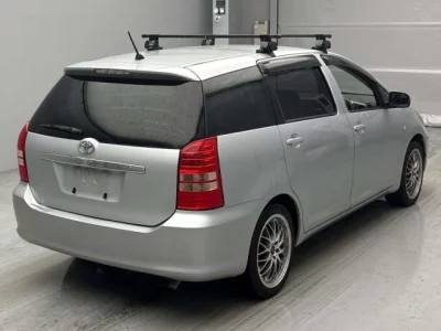 Toyota WISH  с аукциона в Японии
