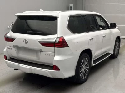 Lexus LX570