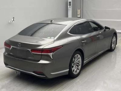 Lexus LS