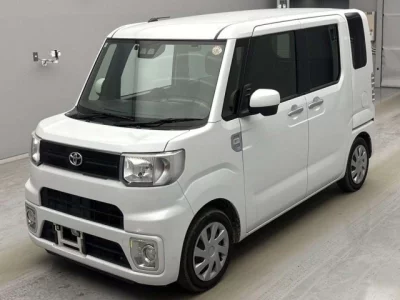 Toyota Pixis Mega