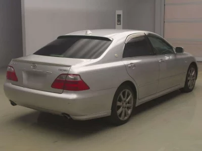 Toyota CROWN  с аукциона в Японии