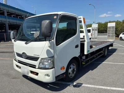 Toyota DYNA  с аукциона в Японии