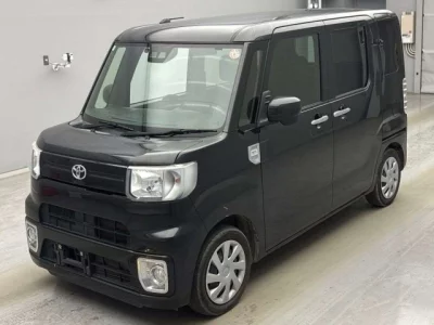 Toyota Pixis Mega