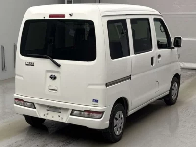 Toyota Pixis Van