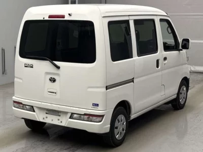 Toyota Pixis Van