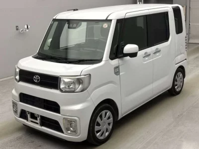 Toyota Pixis Mega