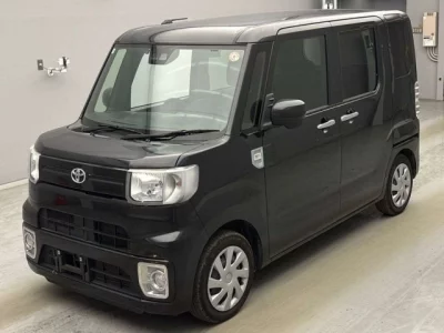 Toyota Pixis Mega