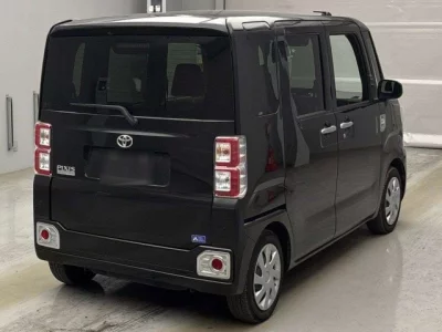 Toyota Pixis Mega