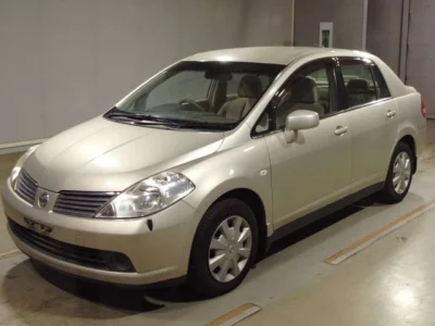 Nissan TIIDA LATIO