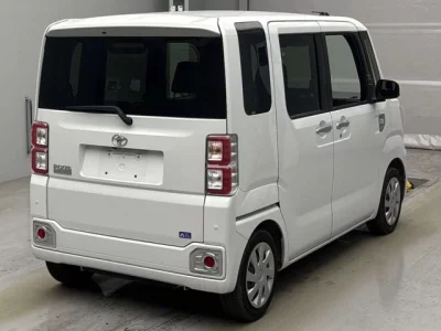 Toyota PIXIS MEGA