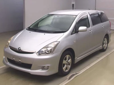 Toyota WISH  с аукциона в Японии